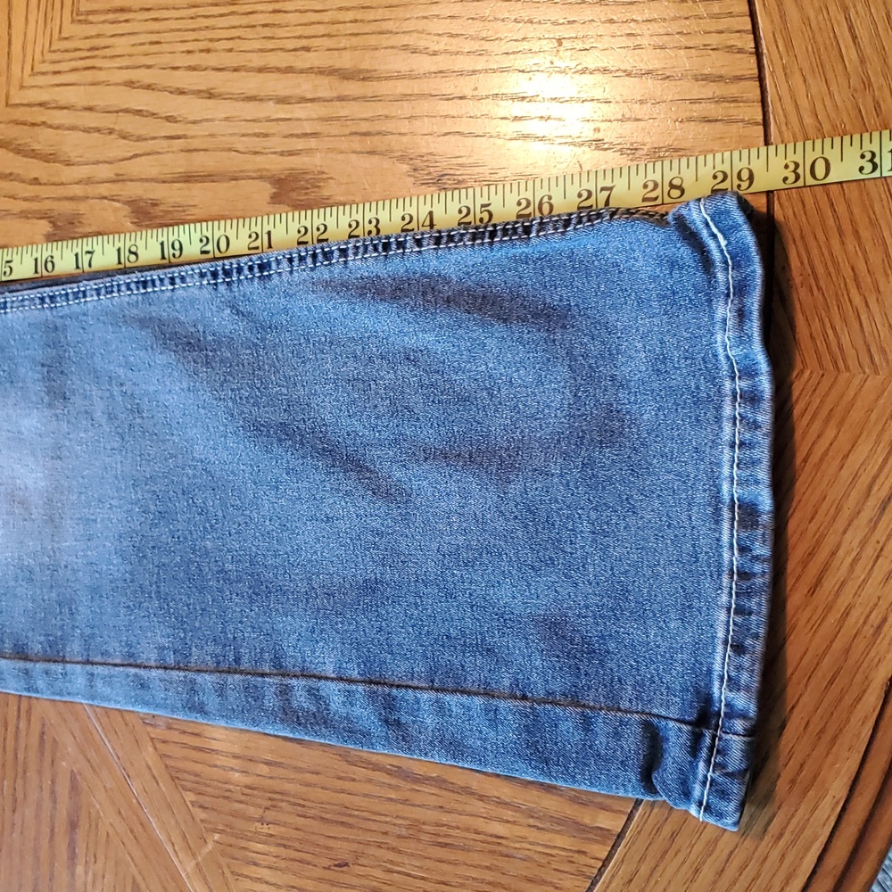 New Jeans - Picture 9 of 10